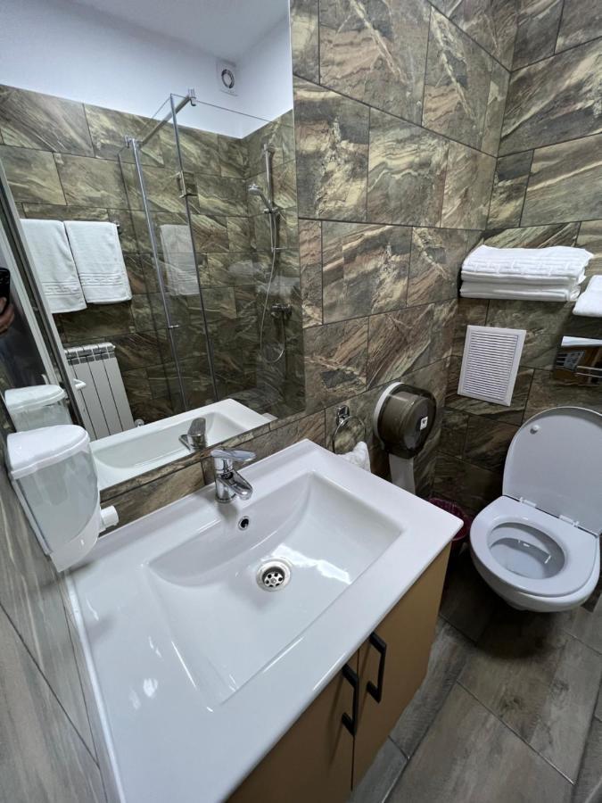 Stef Rooms Tirgu Frumos Kültér fotó