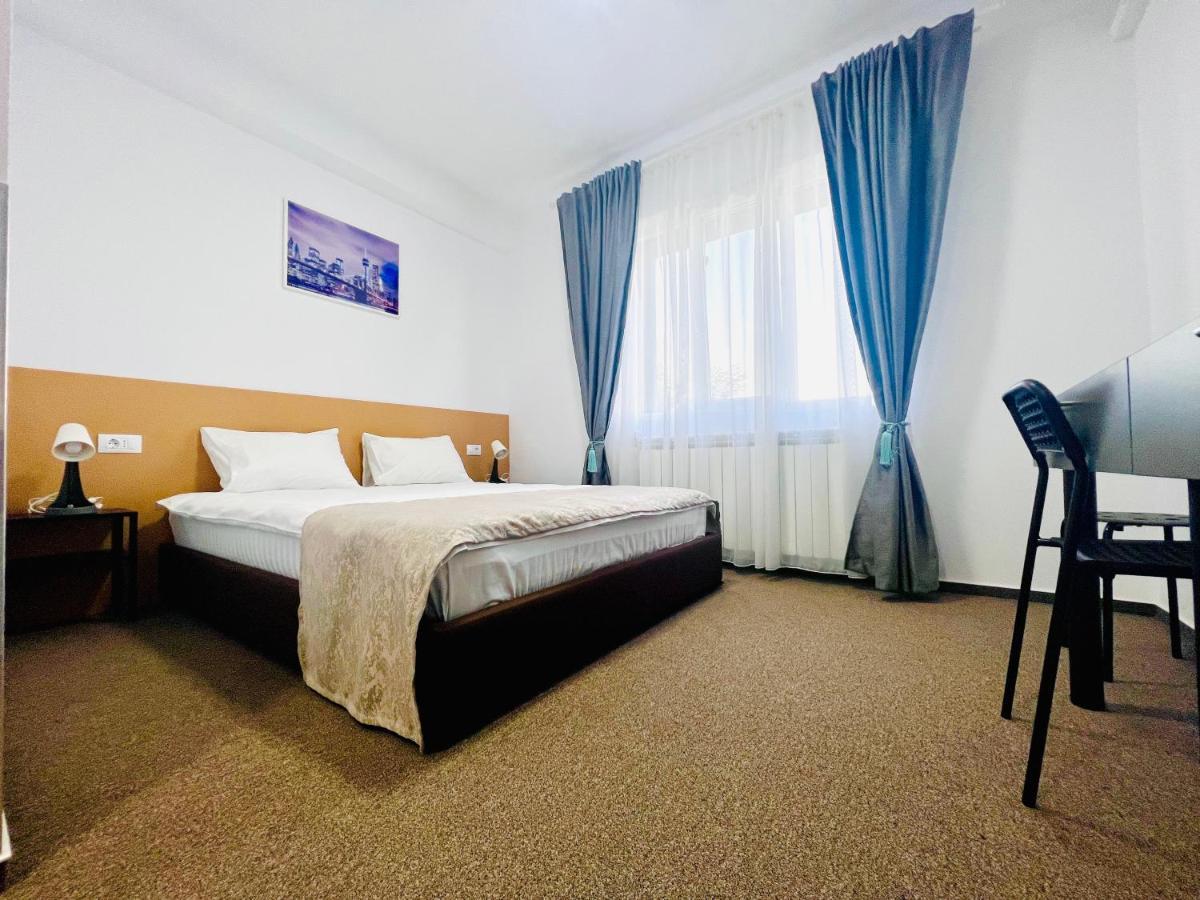 Stef Rooms Tirgu Frumos Kültér fotó