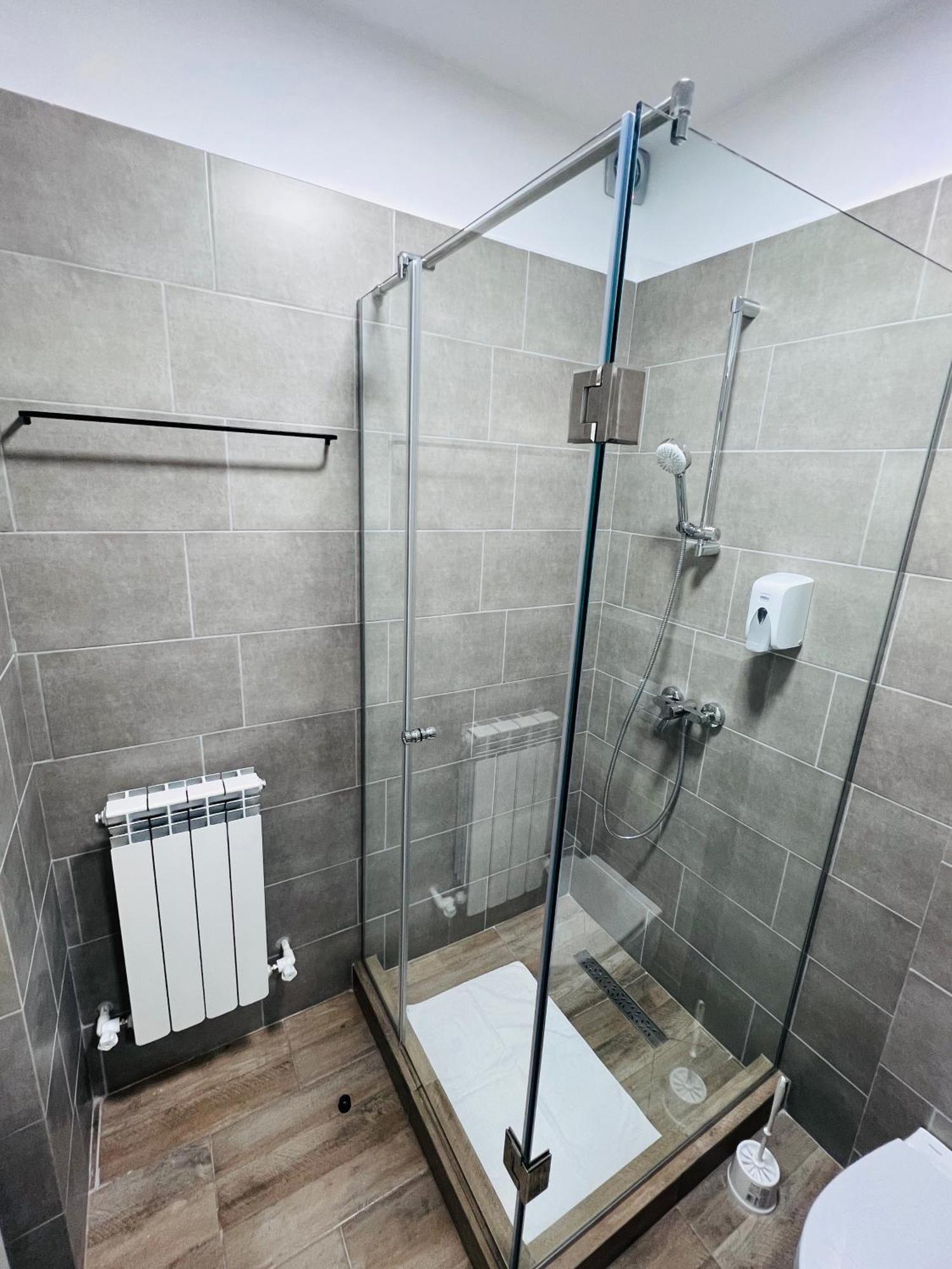 Stef Rooms Tirgu Frumos Kültér fotó