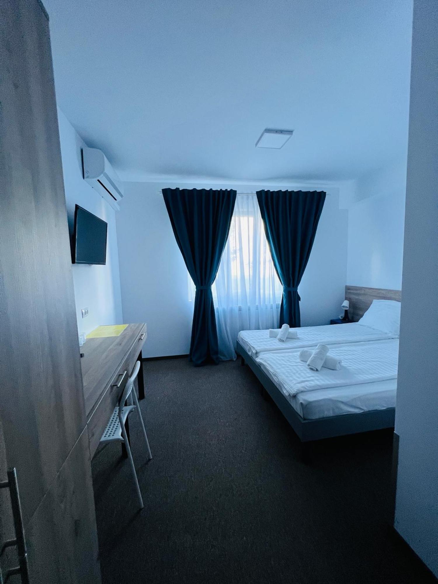 Stef Rooms Tirgu Frumos Kültér fotó