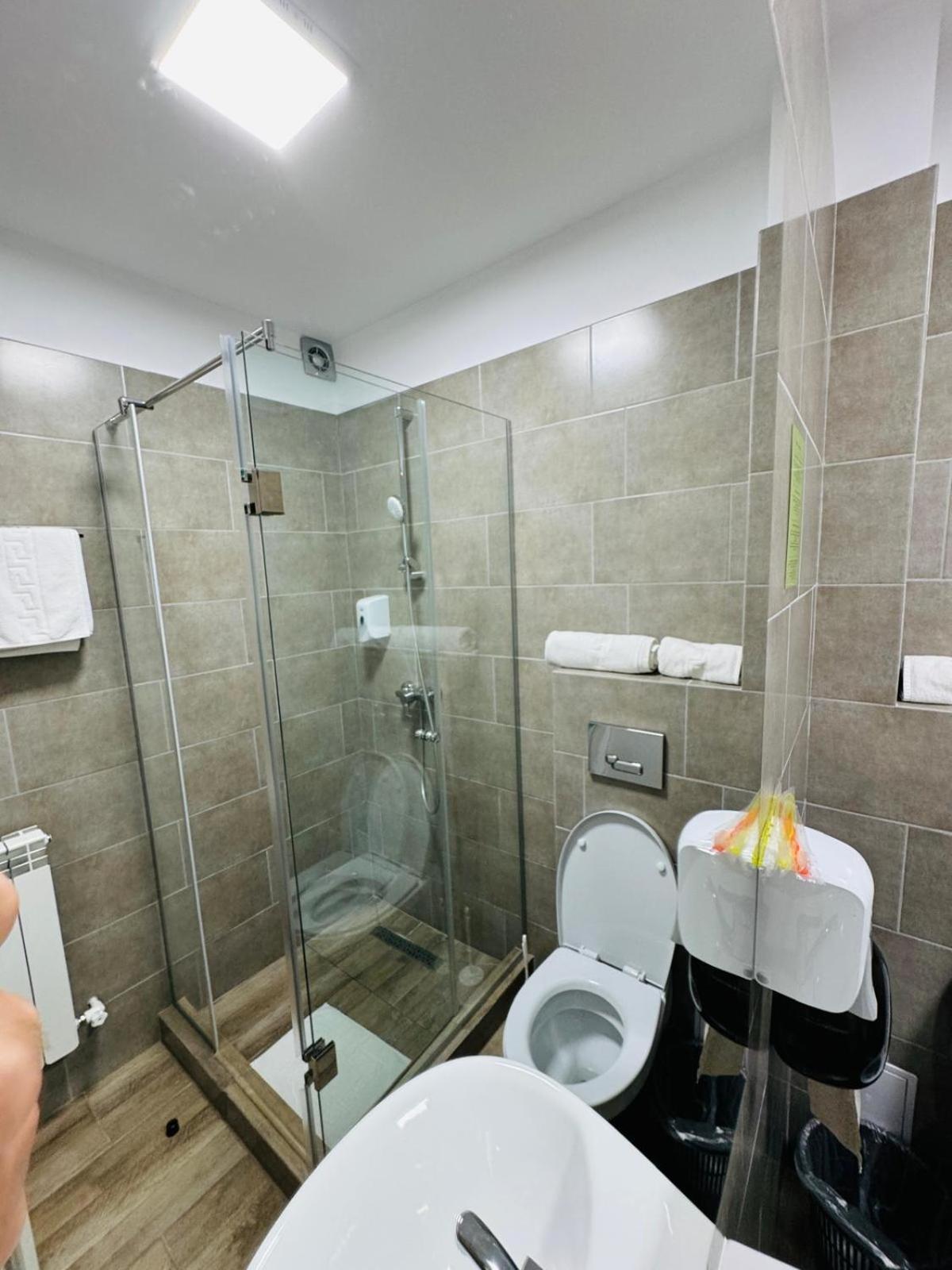 Stef Rooms Tirgu Frumos Kültér fotó
