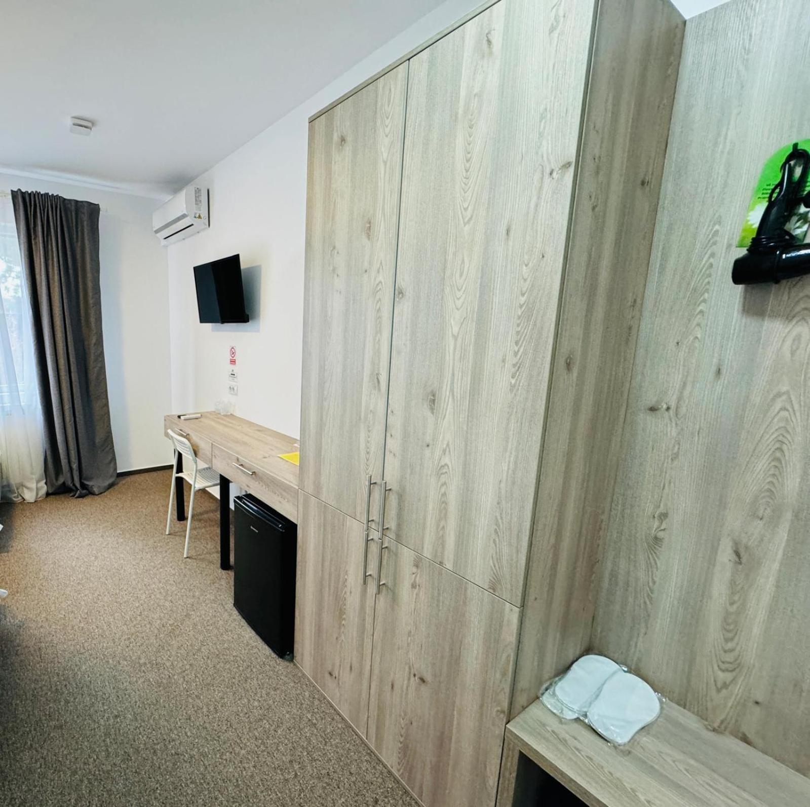 Stef Rooms Tirgu Frumos Kültér fotó